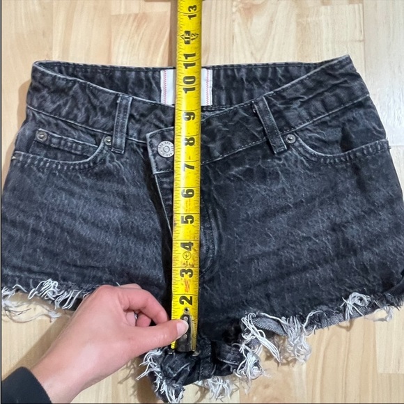 Urban Outfitters BDG Raw Hem Denim Shorts Black Asymmetrical Button Size 24 - Picture 4 of 6